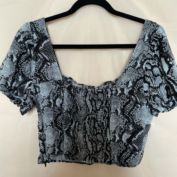 Urban Outfitters Snakeskin Print Crop Top - Picture 4 of 7